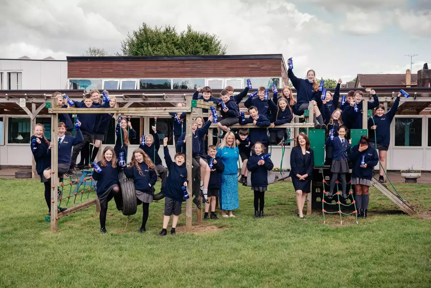 Housebuilder gives pupils water bottles to mark Walk to School Week